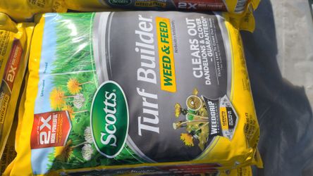 Scotts
Turf Builder 14.29 lb. 5,000 sq. ft. Weed and Feed Lawn Fertilizer
