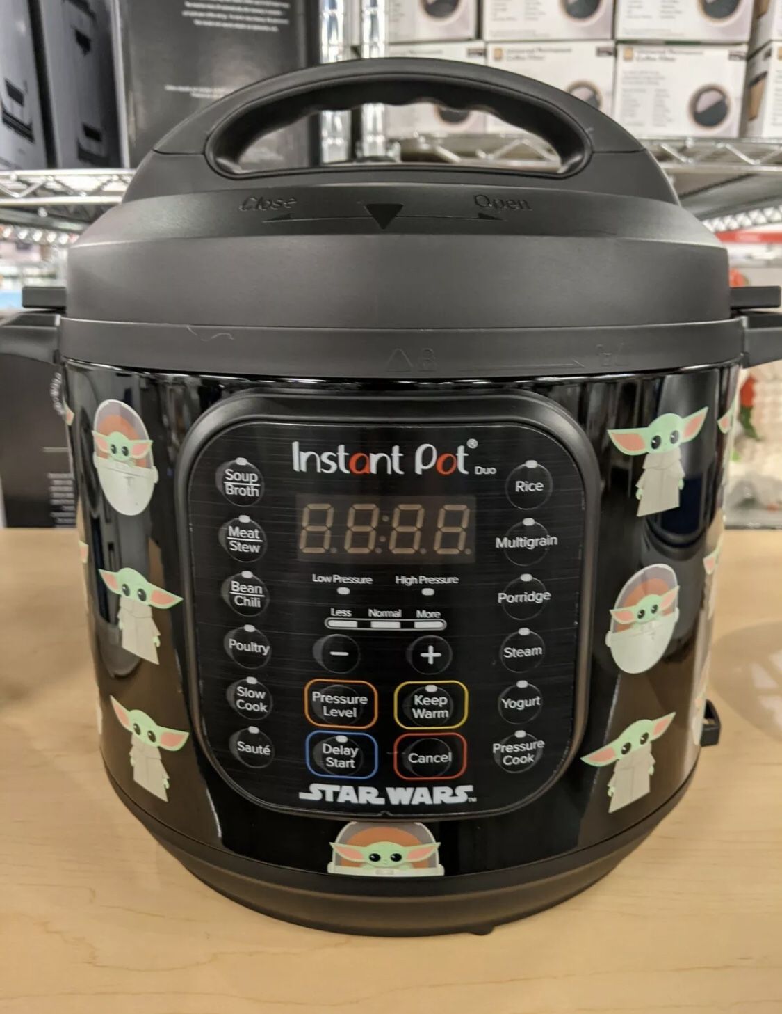NEW IN BOX Star Wars Instant Pot Duo 6-Qt Pressure Cooker, The Child Little Bounty/Baby Yoda