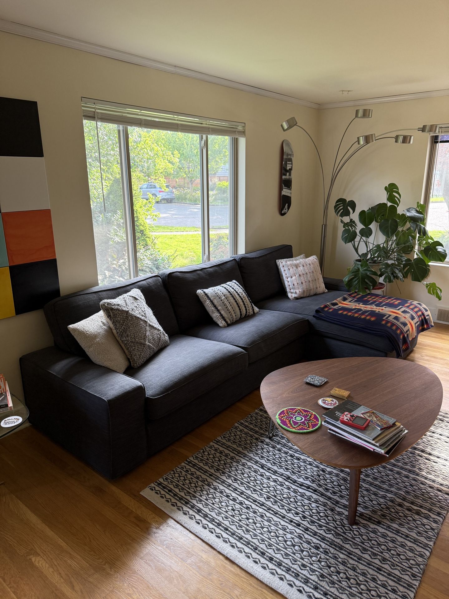 MODERN SECTIONAL COUCH free delivery 
