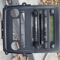 Nissan 6 CD Player And Radio