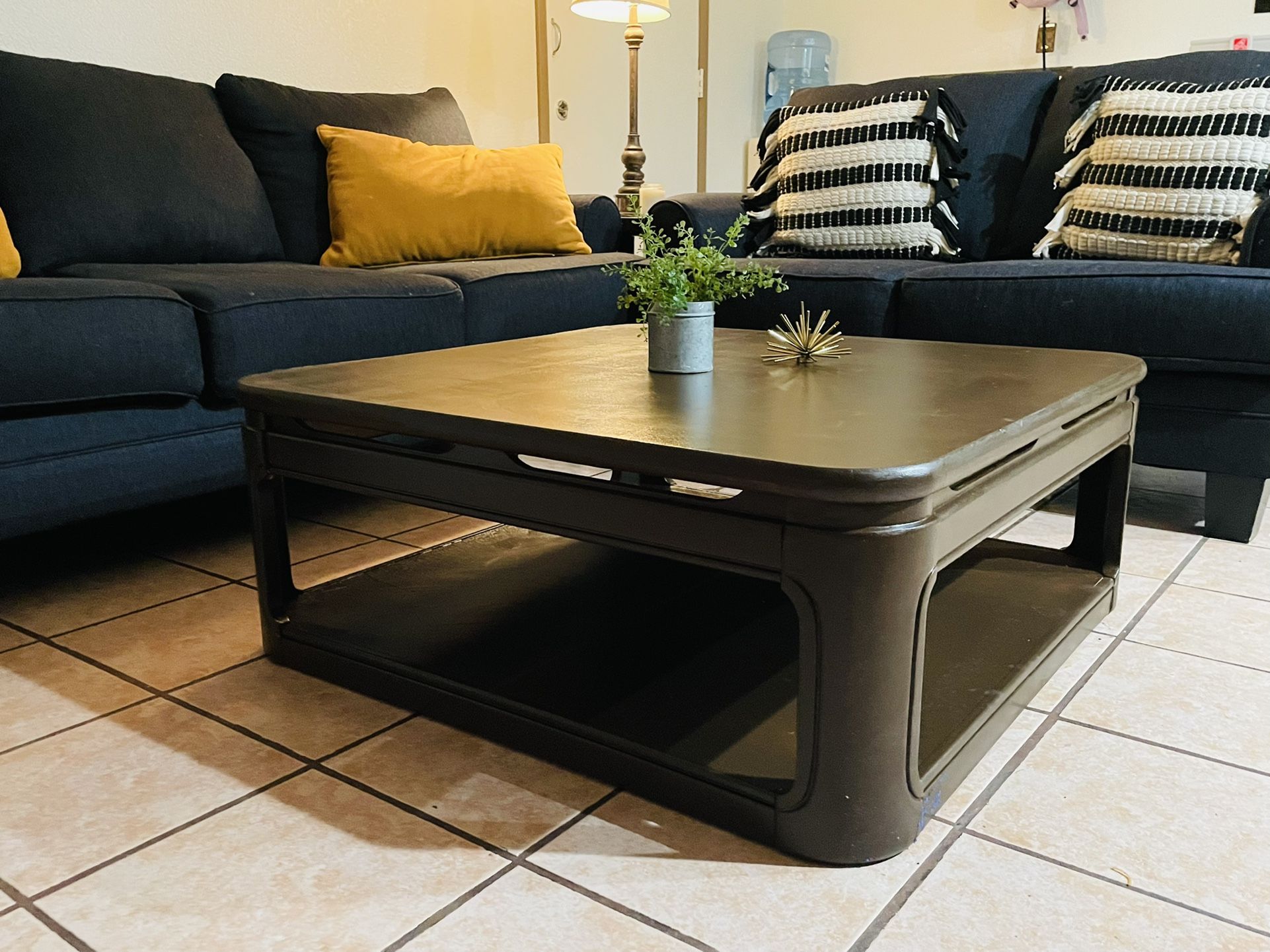 Coffee Table,  Great Quality , Wood 