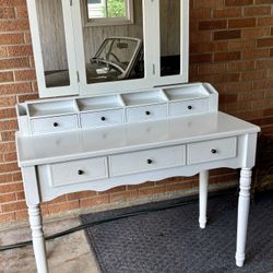 Makeup Vanity With Mirror