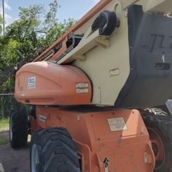 JLG 125’ Articulating Boom Lift