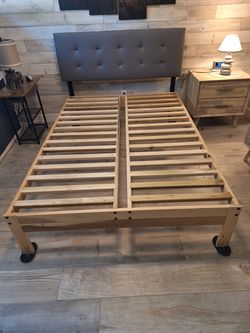 Bed, platform, wood.