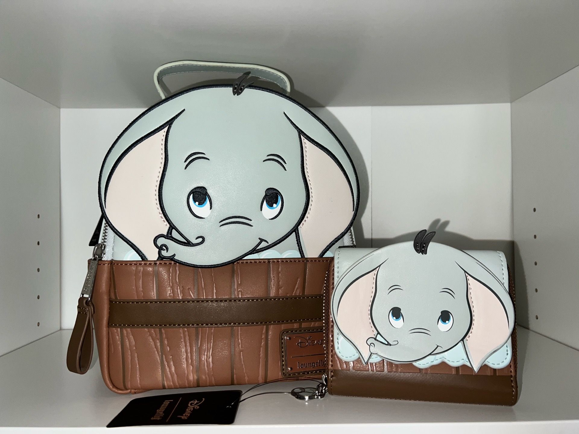 Dumbo Loungefly backpack with matching wallet
