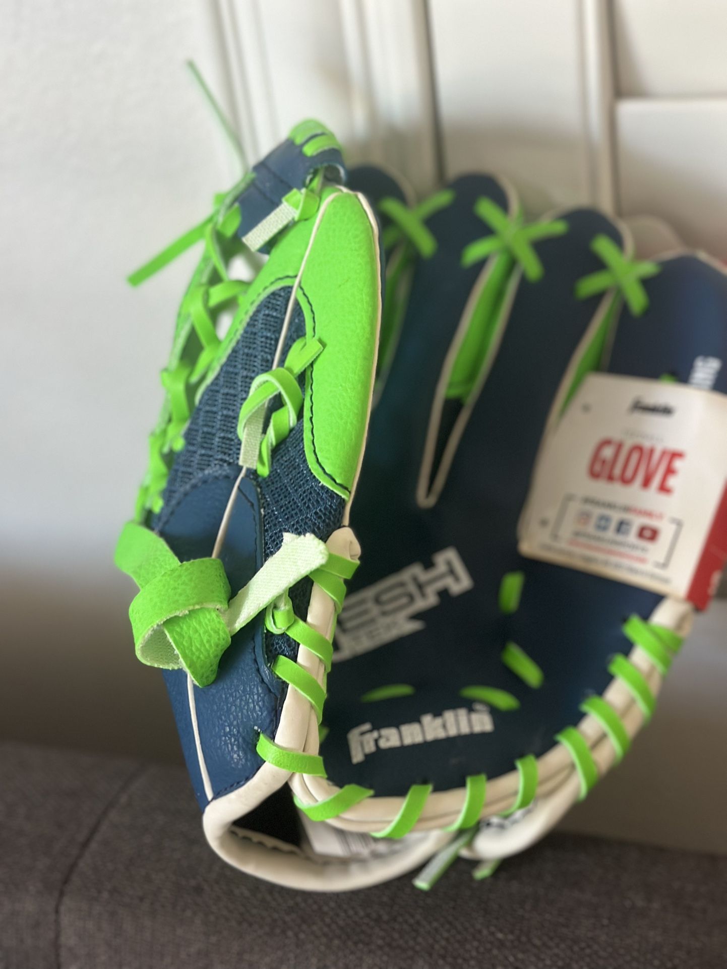 T- Ball Grove Size 9.5” 