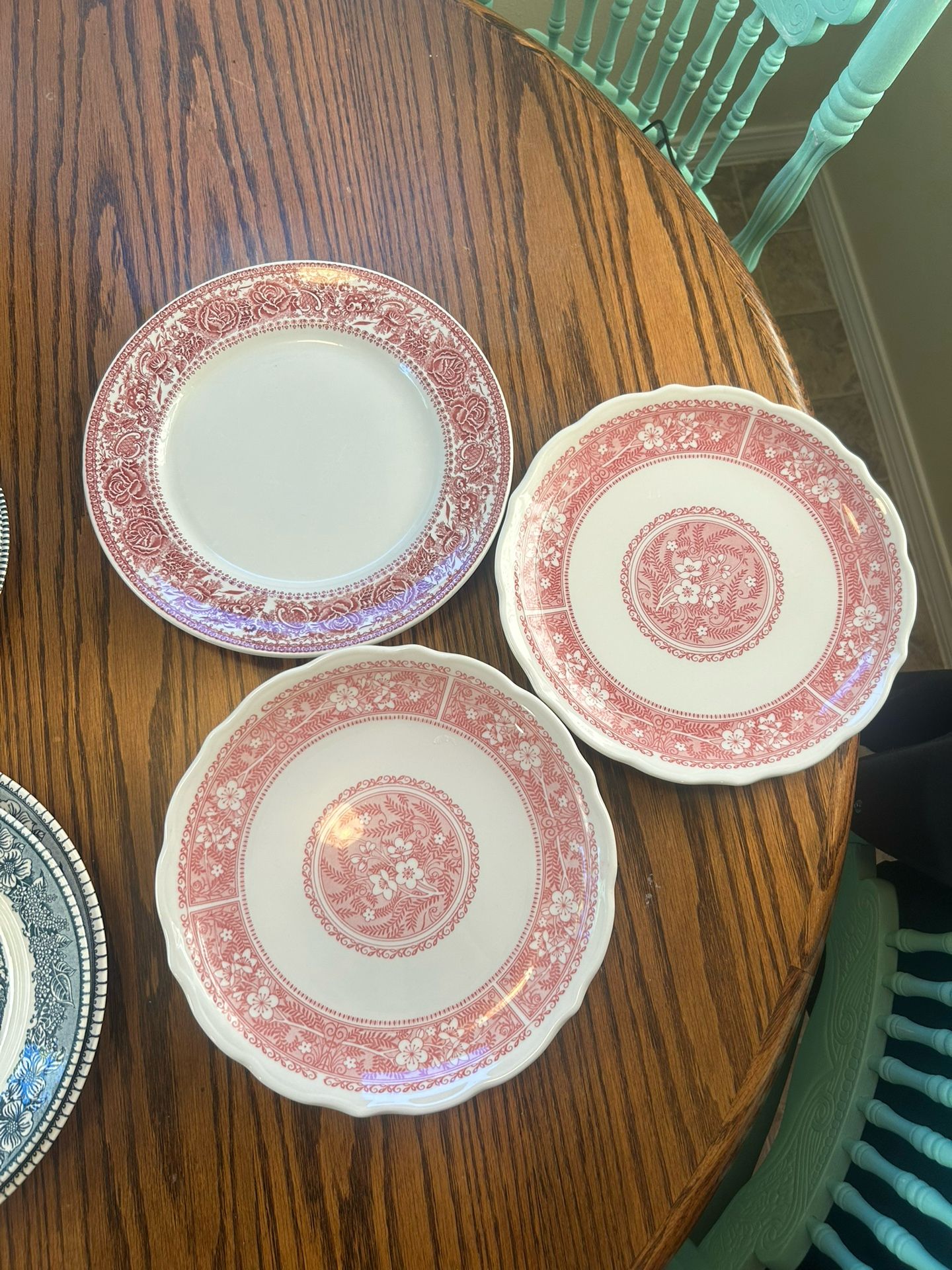 Red & White Vintage Plates
