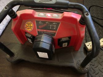 Milwaukee Multi-bay Charger