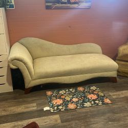 Fainting Chair