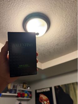 Valentino born in Roma green stravaganza