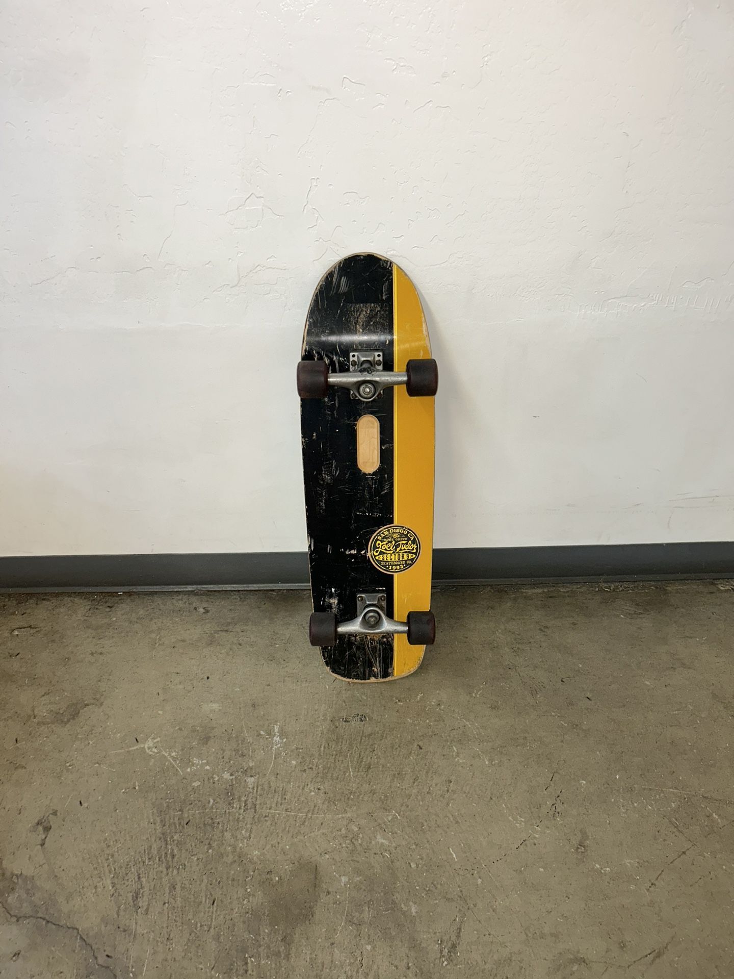 SECTOR 9 “JOEL TUDOR”Skateboard W/Rolling Tray & “GULL WING”Trucks (pre