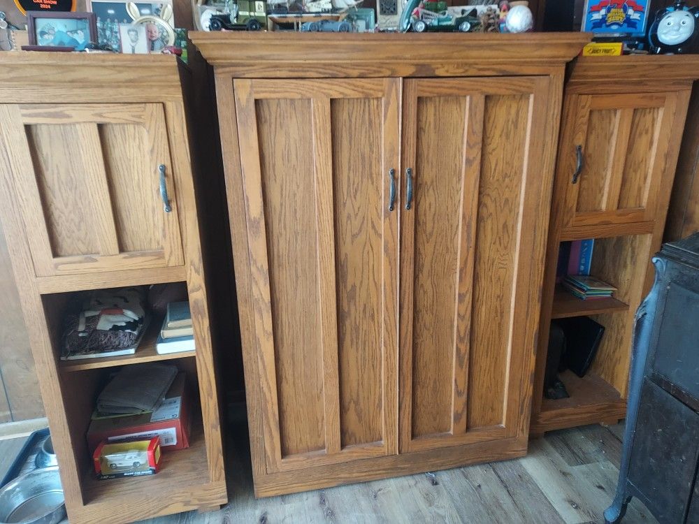 Beautiful Finished Oak Entertainment Center