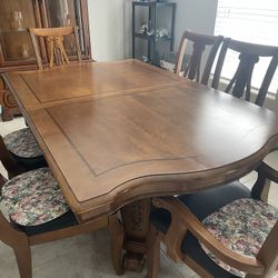 Dining Table & Chairs 