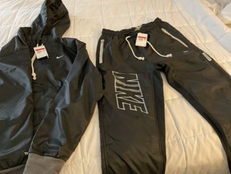 Nike Thermal Fit Tracksuit Size Large