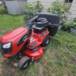 Craftsman YTS4000 Lawn Tractor With 24HP Twin Briggs Engine,  46 " Deck With Bagger,  462 Hours , 