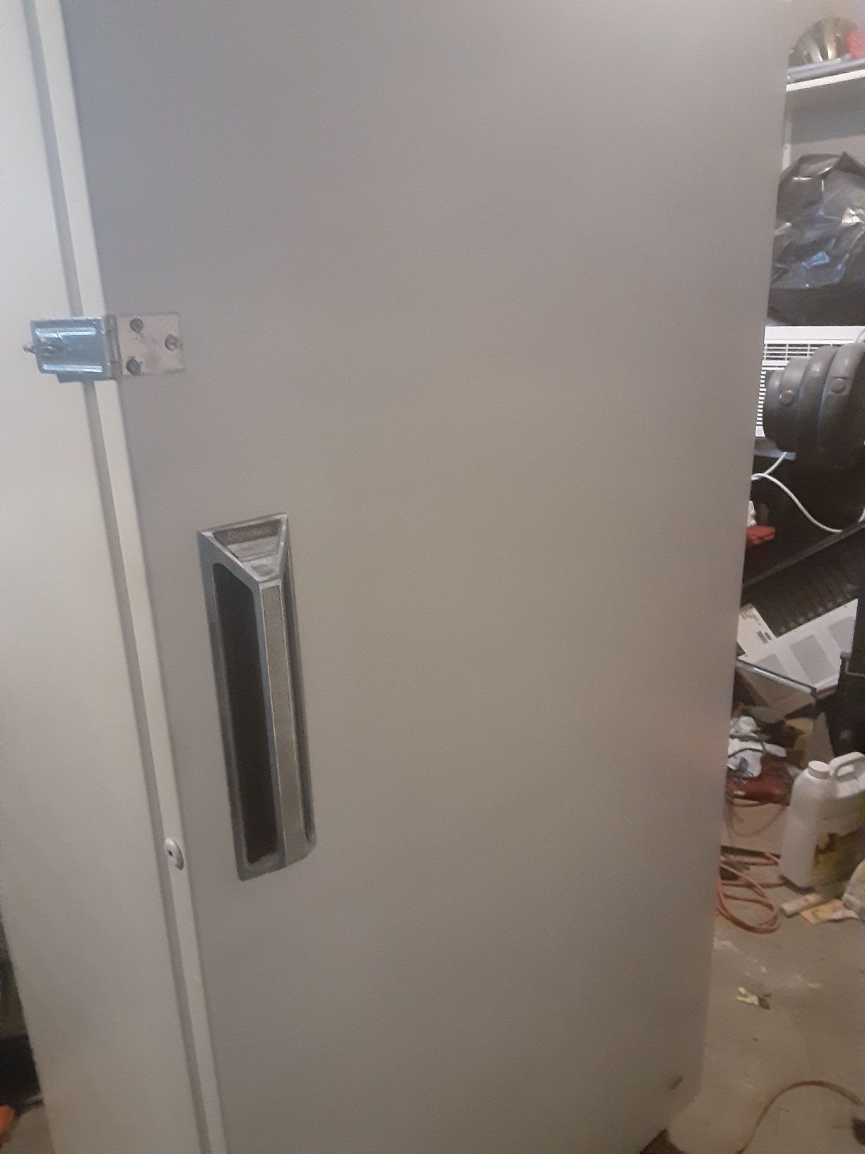 UPRIGHT FREEZER