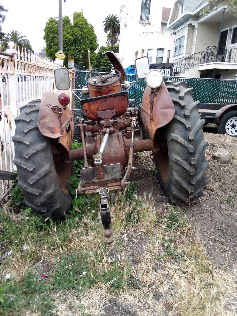 Massey Ferguson MH-50, has a 42 hp Continental gas engine, 2 speed H/L Transmiss
https://offerup.com/redirect/?o=aHR0cHM6Ly9zdG9ja3Rvbi5jcmFpZ3NsaXN0L