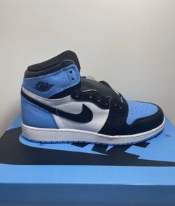 Air Jordan 1 Retro High OG UNC Toe (GS) Size 6.5Y Women’s 8 Sneakers FD1437-400