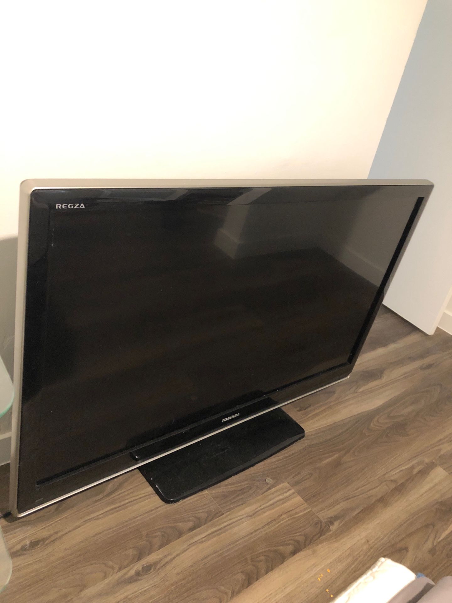 Tv 100$