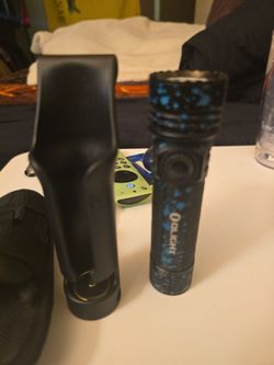 Olight  seeker 4