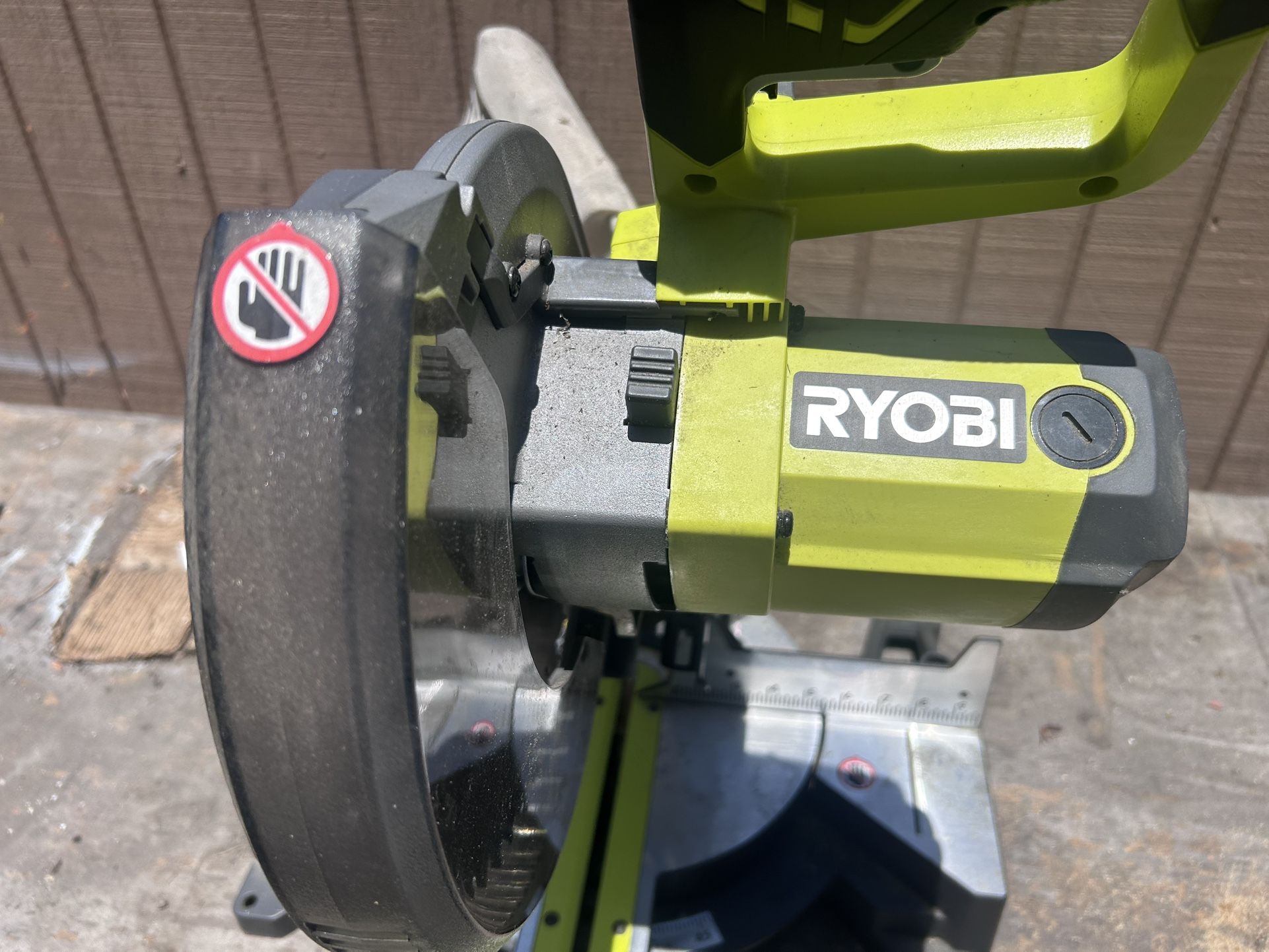 RYOBI - 10 in Miter Saw - TSS103 - USED