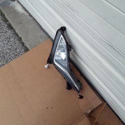 Auto Parts 2014 To 2016 Hyundai Elantra Lower Bumper Fog Light R/ S OEM. 