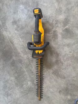 DEWALT 20V MAX 22” Cordless Hedge Trimmer with Battery