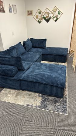 Was 2000 Now 999 With 2 Ottomans New 