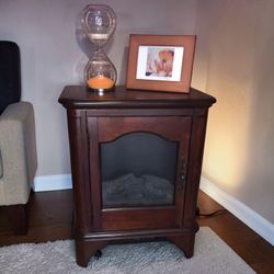 Adorable Like New Vintage Mini ELectrtical Life Like Fire place Heater from small spaces with various settings including fireplace without the heater