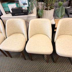 VKNOW Modern Dining Chairs Set of 4, Faux Leather Kitchen Chairs with Wood Legs, Upholstered Side Chair for Kitchen Dining Room, Beige