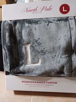 Monogram throw  L