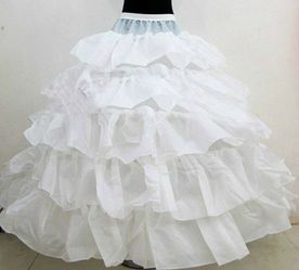 Crinolina para vestido de novia y para quinceañera for Sale in Houston, TX  - OfferUp