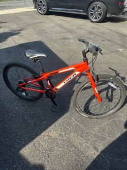 TREK kids bike size 24