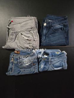 Womens Size 5 Pants and Shorts