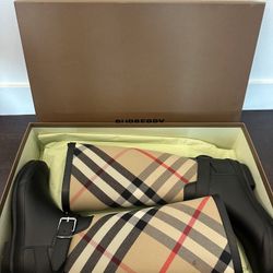BURBERRY RAIN BOOTS 