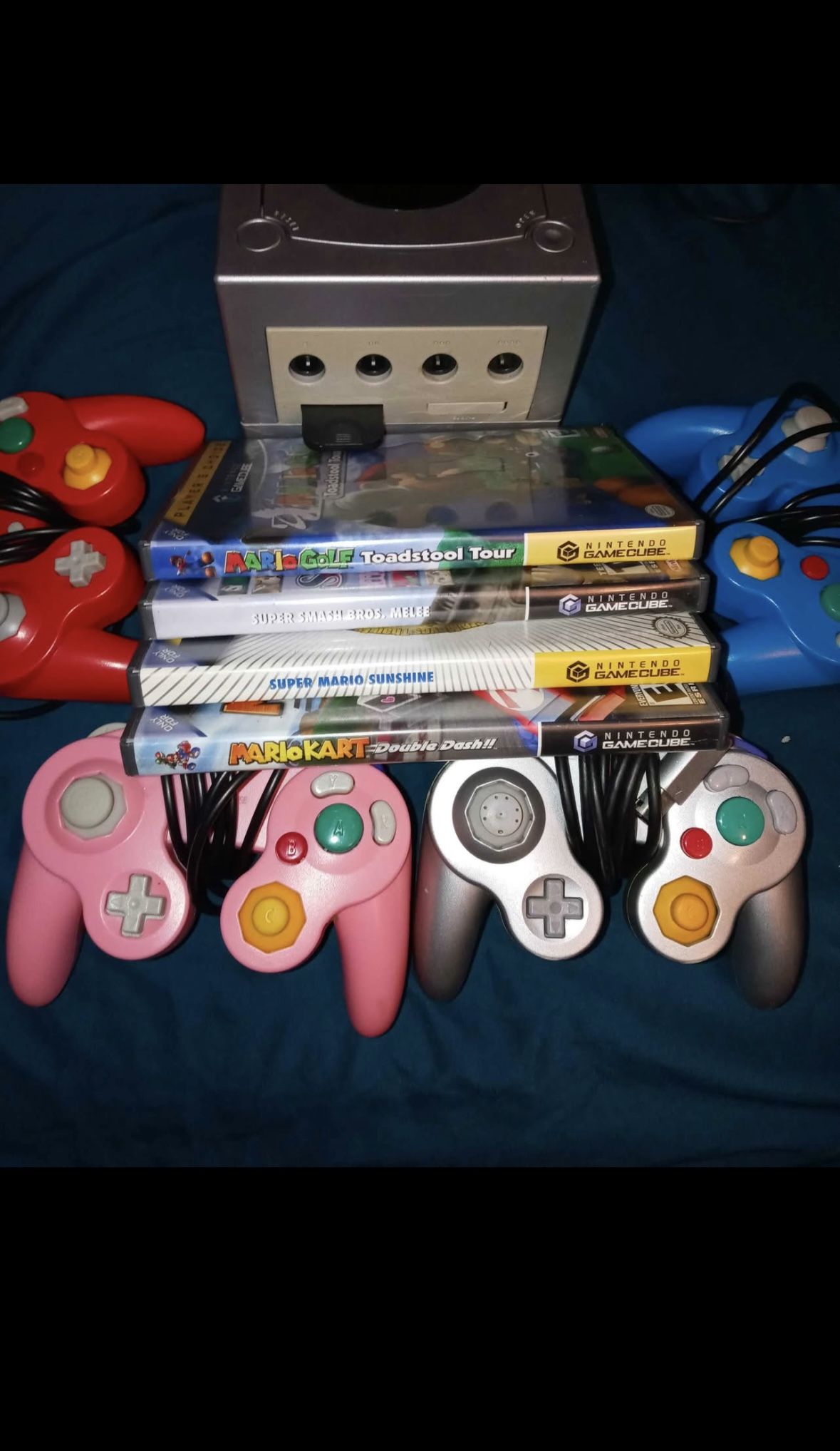 1 Nintendo GameCube Console Bundle