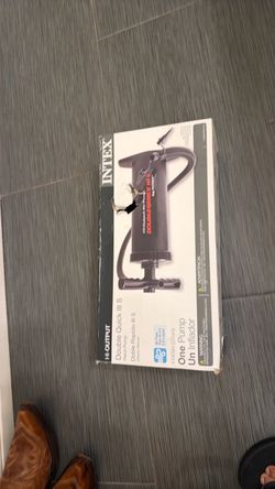 Hand pump