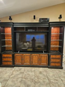 Entertainment center