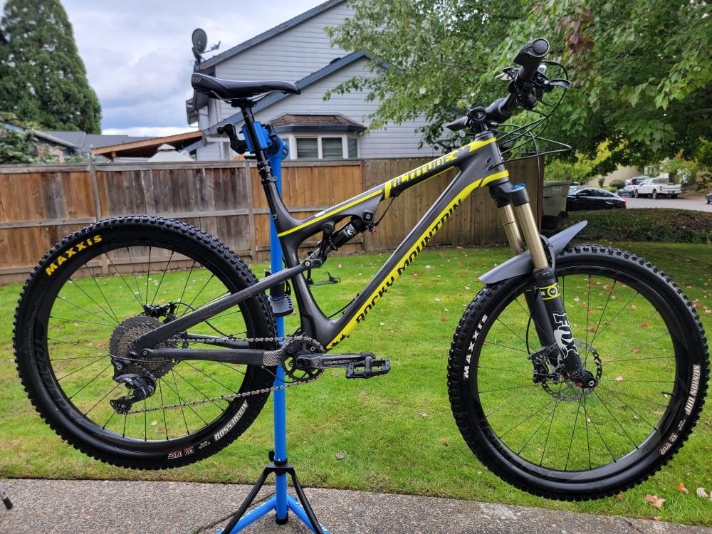 2015 Rocky Mountain Altitude 770 MSL size large- fully loaded