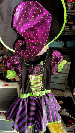 Girls witch costume with hat