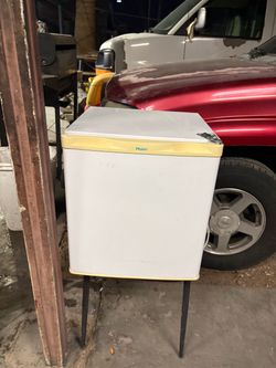 Haier Mini Fridge Compact Refrigerator
