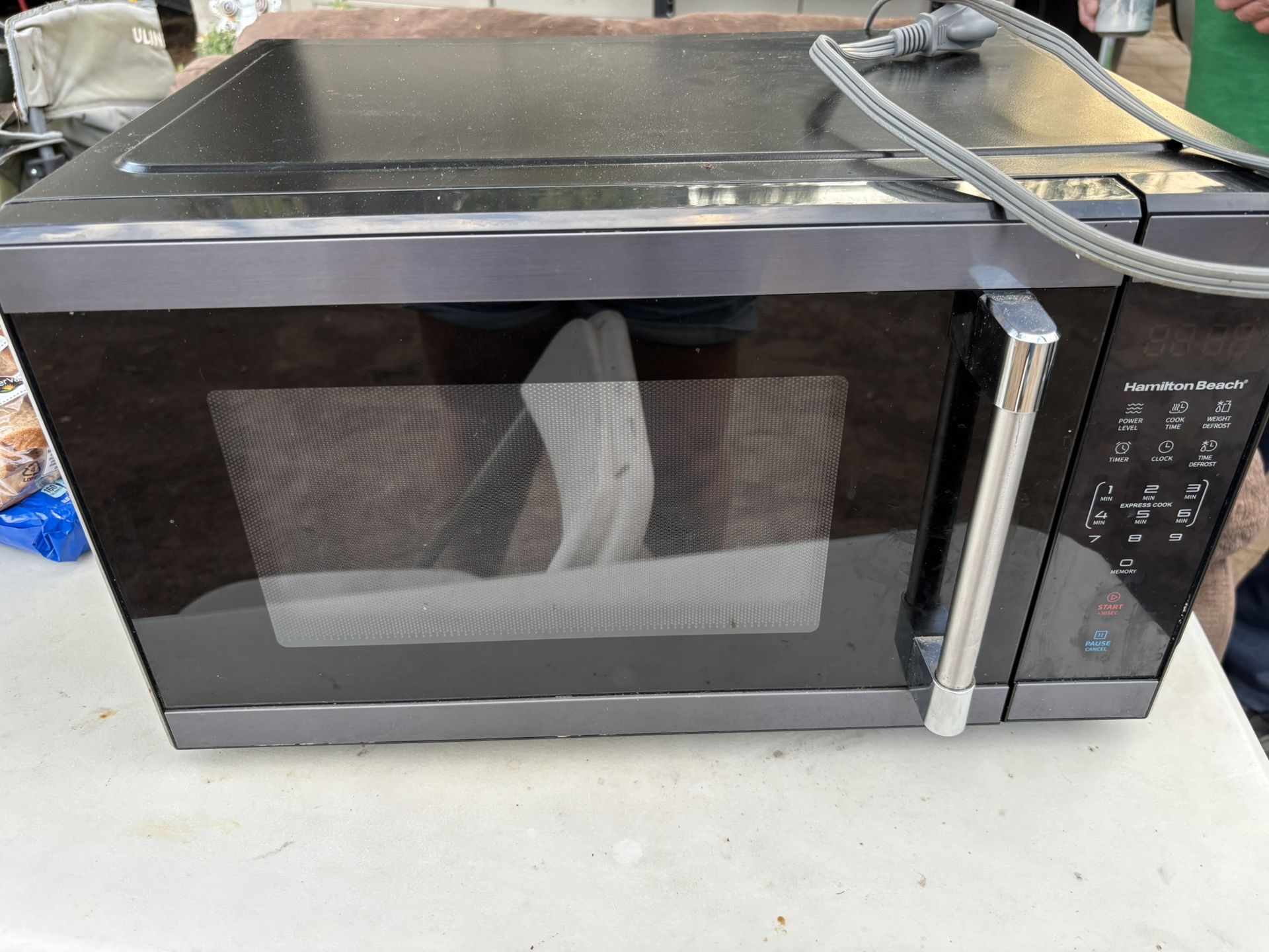 1000 Watts Microwave 