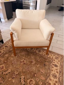 Accent chair