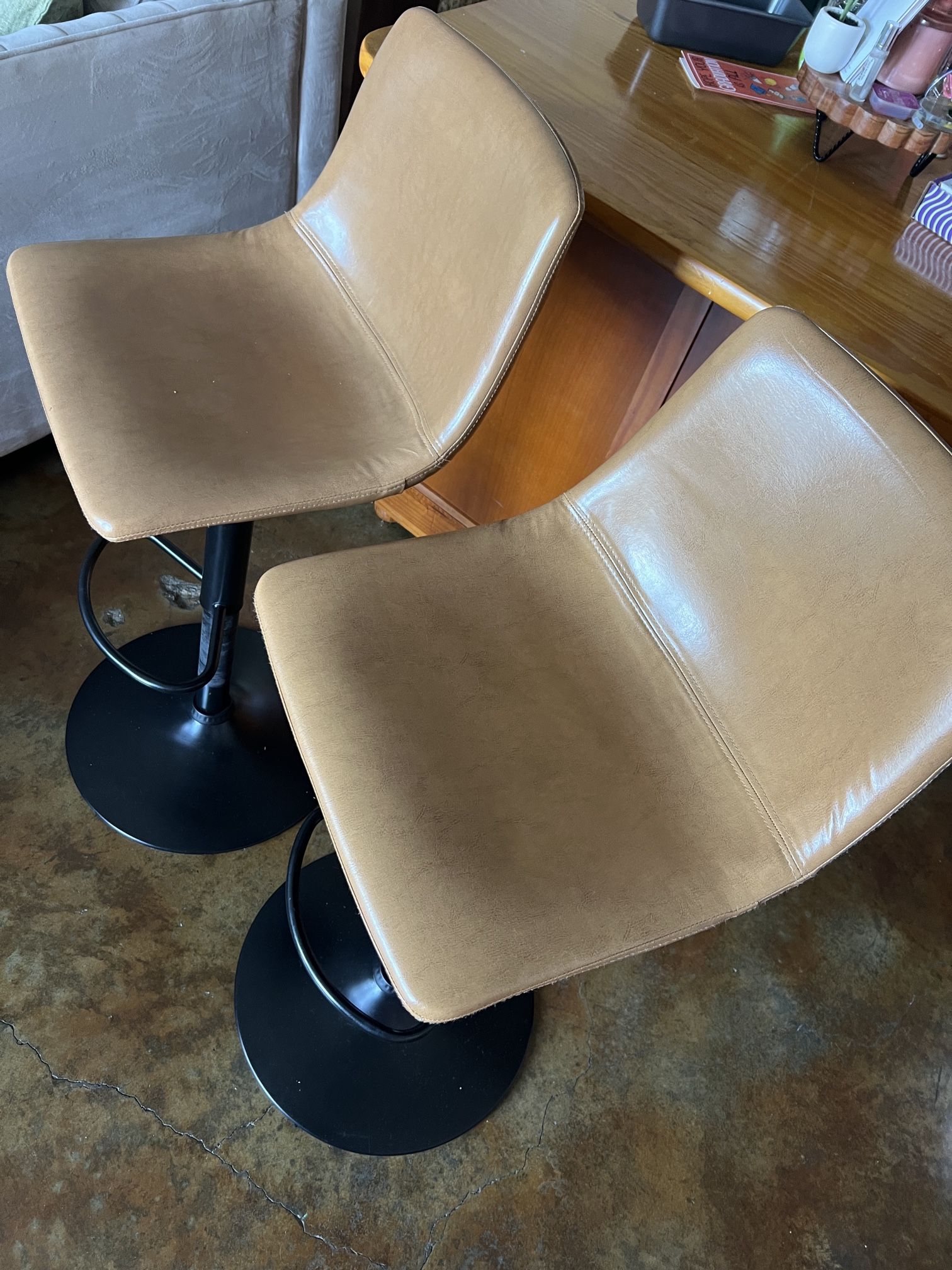 2 Bar stools