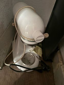 kitchen aid with multiple attachments