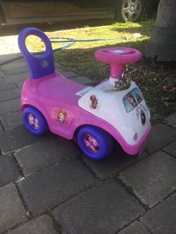 Toy car