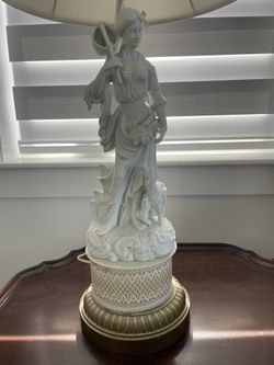 Table Lamps (two) Figurines Nice