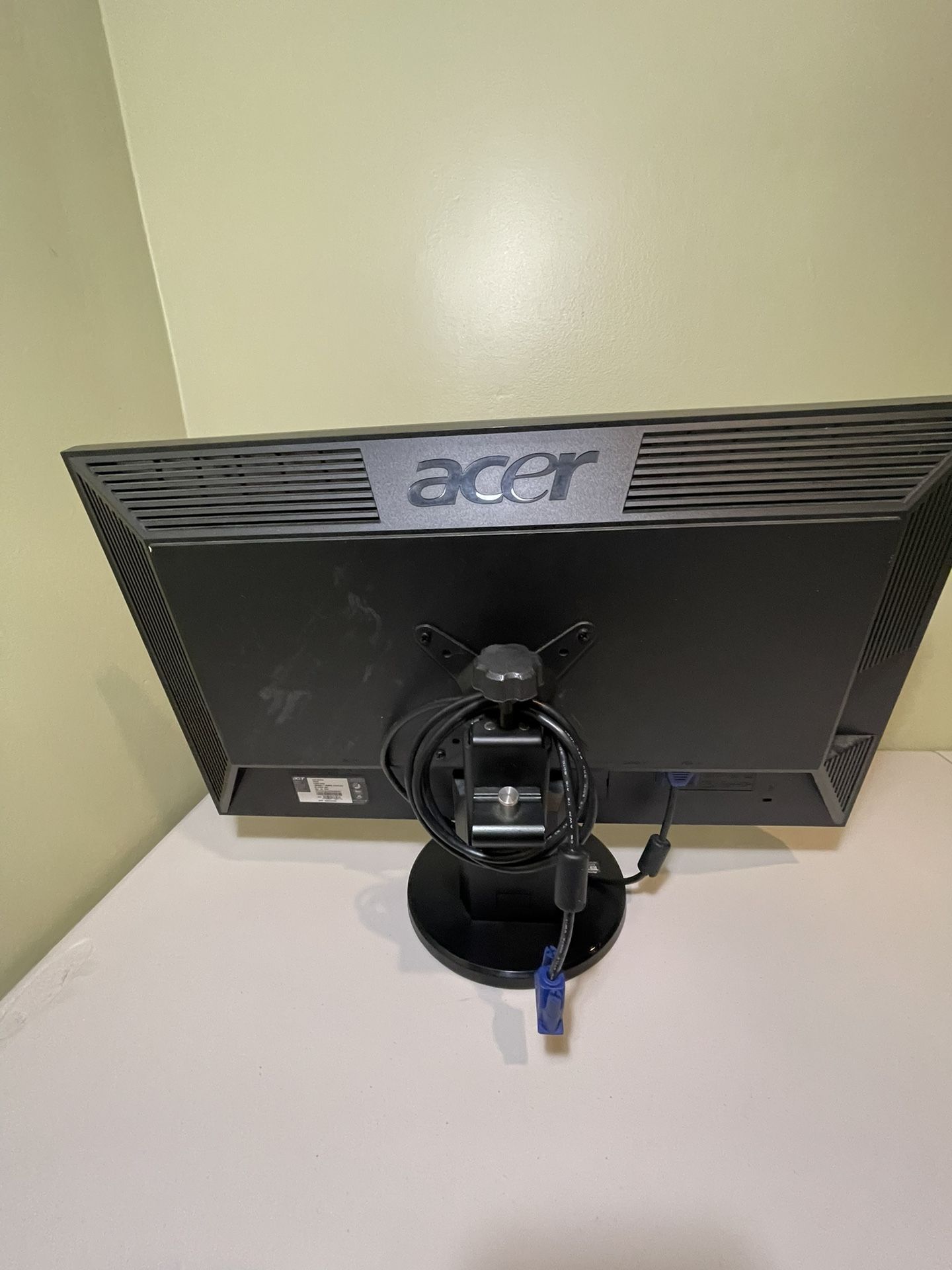 Acer V243H 24” Widescreen LCD Monitors (Bundle of 3) for Sale in 