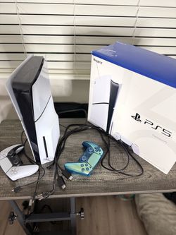 PS5 Slim Disc Edition Bundle - TB + 2 Controllers - New