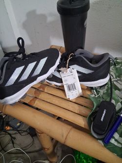 New  Soccer Kids Shoe's  Size  13